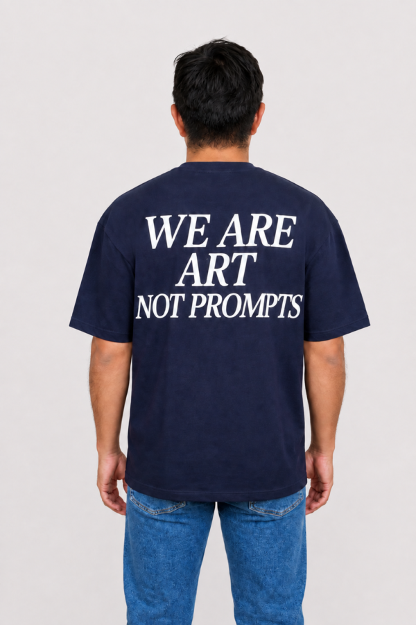 Camiseta Boxy We Are Art Not Prompts