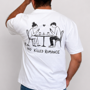 Camiseta Boxy Social Media Killed Romance